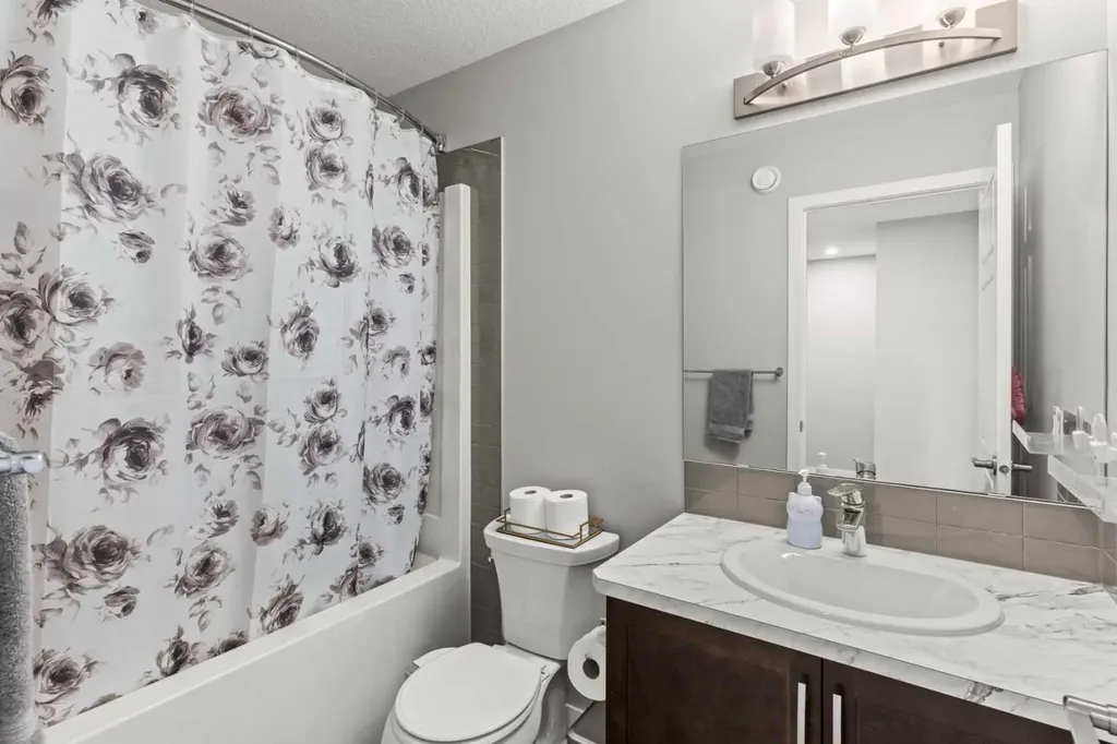 46 Corner Meadows Common NE Calgary AB T3N 1K1