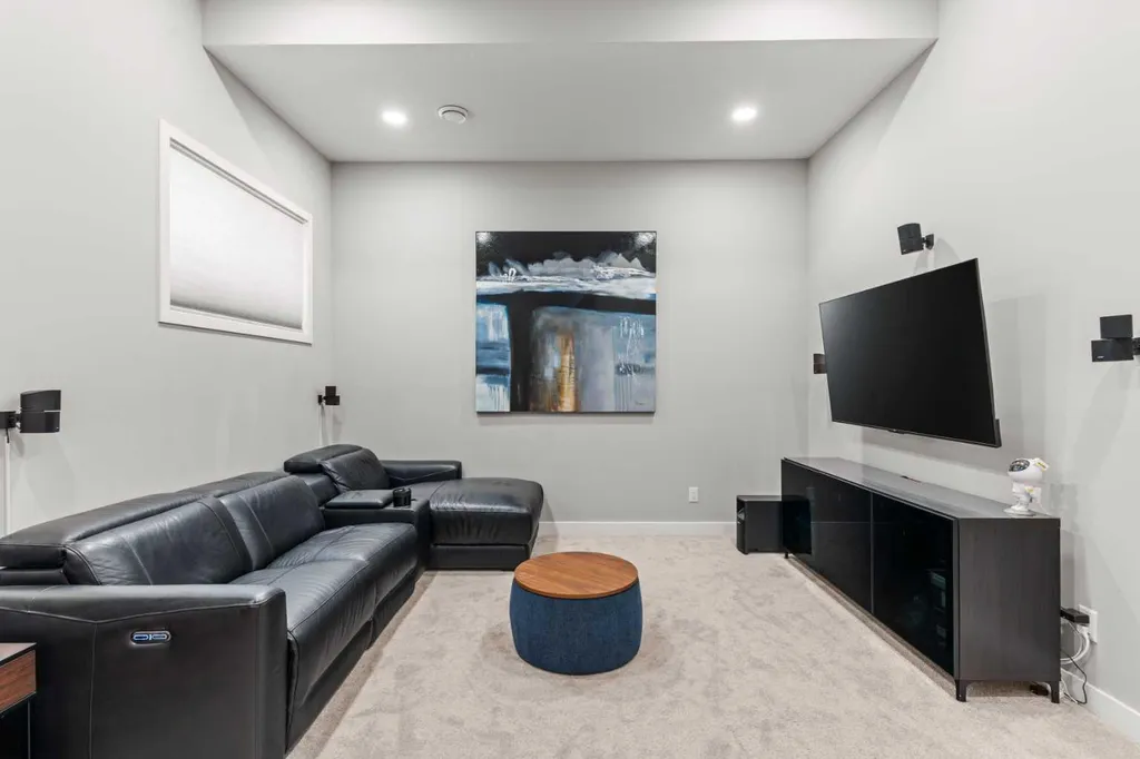 46 Corner Meadows Common NE Calgary AB T3N 1K1