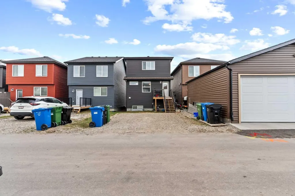 46 Corner Meadows Common NE Calgary AB T3N 1K1