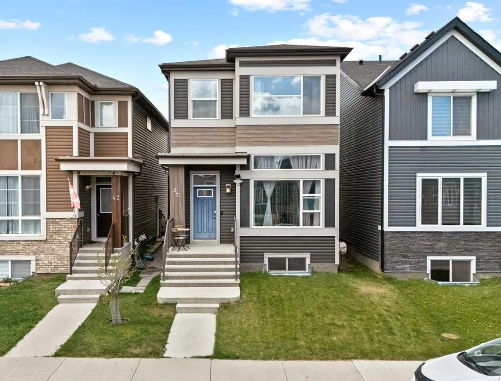 46 Corner Meadows Common NE Calgary AB T3N 1K1