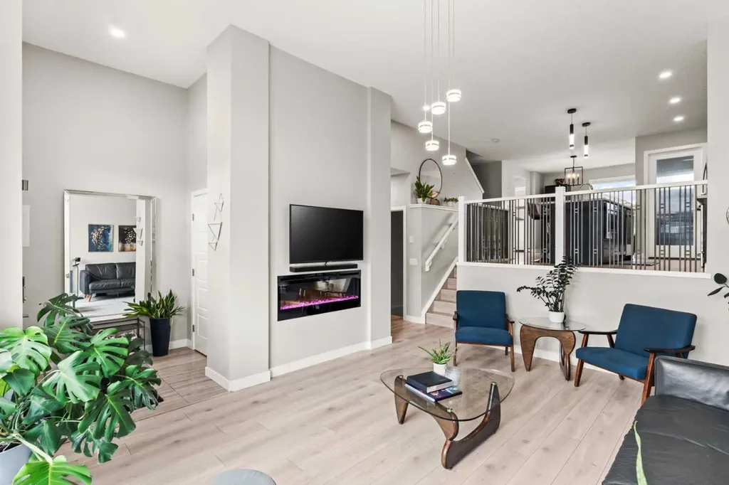 46 Corner Meadows Common NE Calgary AB T3N 1K1