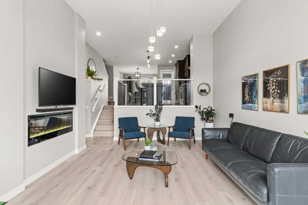 46 Corner Meadows Common NE Calgary AB T3N 1K1