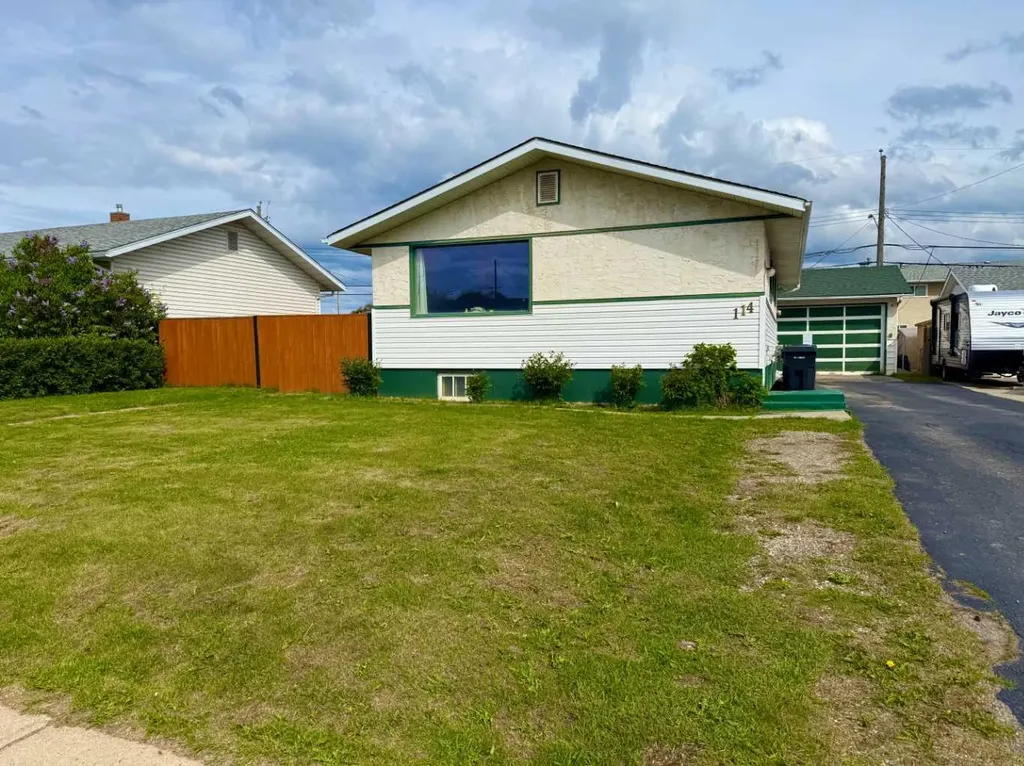 114 Bliss Avenue Hinton AB T7V 1C2