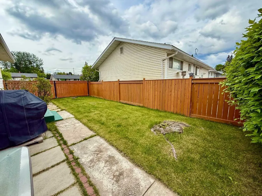 114 Bliss Avenue Hinton AB T7V 1C2