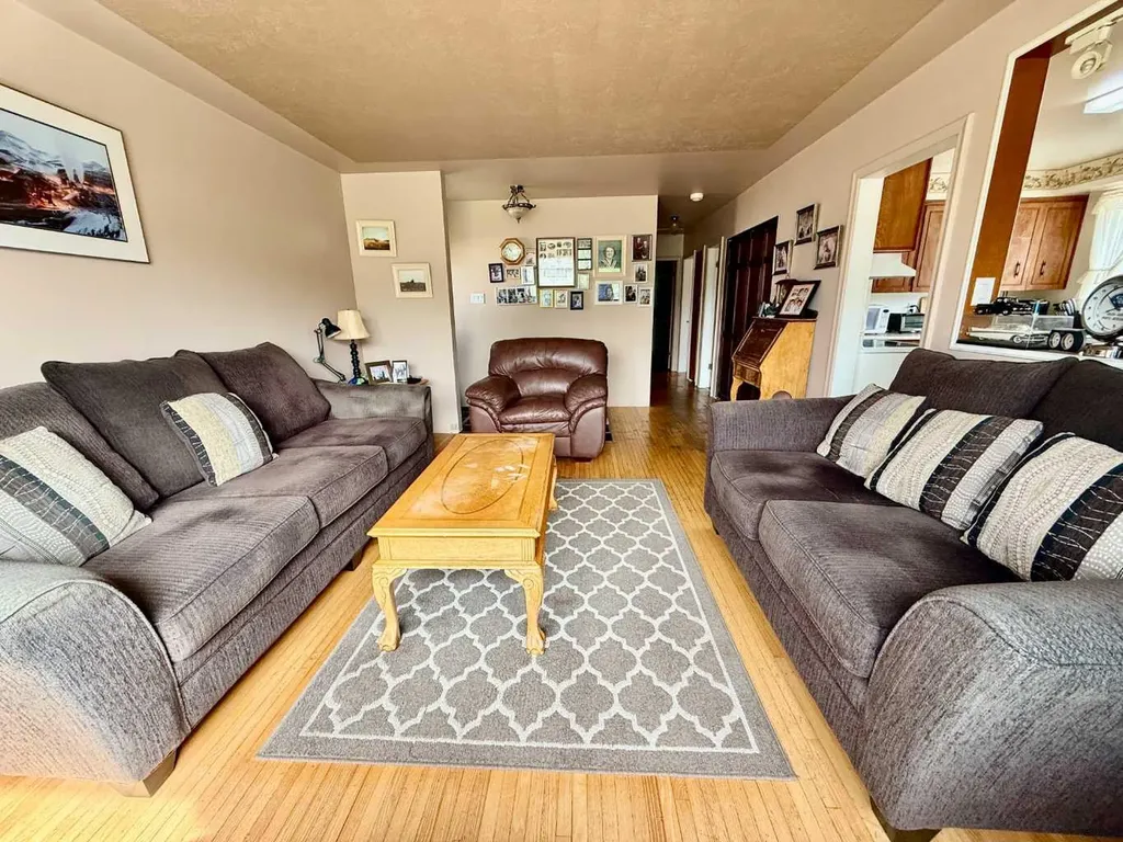114 Bliss Avenue Hinton AB T7V 1C2