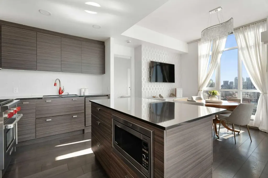 1500 7 Street SW Calgary AB T2R 1A7