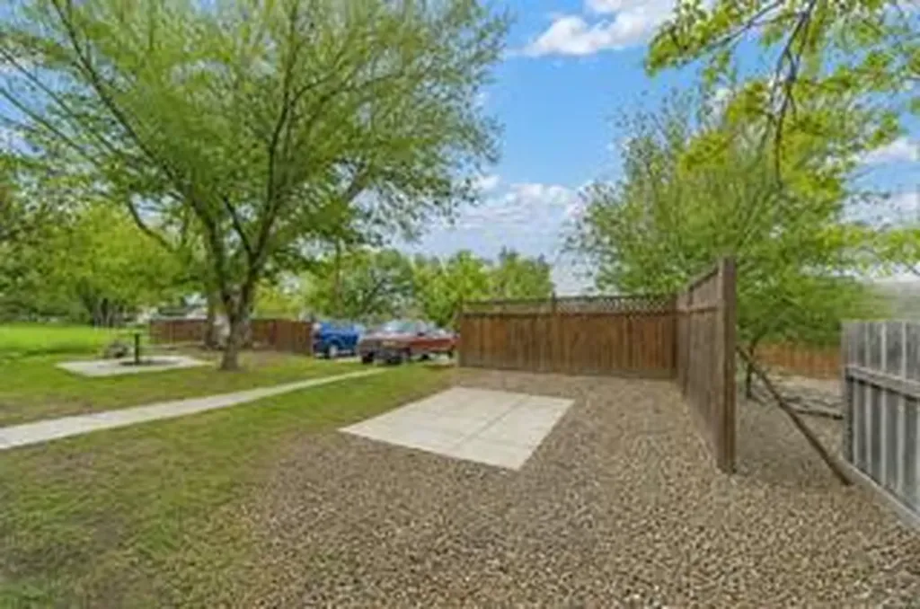 230 3 Street SE Medicine Hat AB T1A 0G5