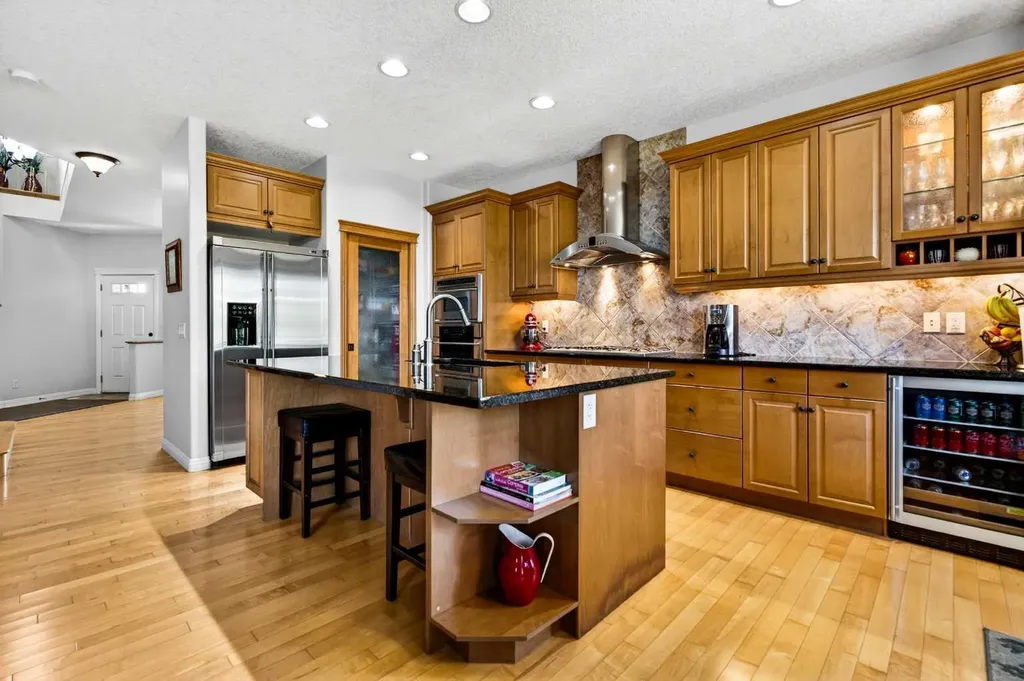 216 Everbrook Way SW Calgary AB T2Y 0E8