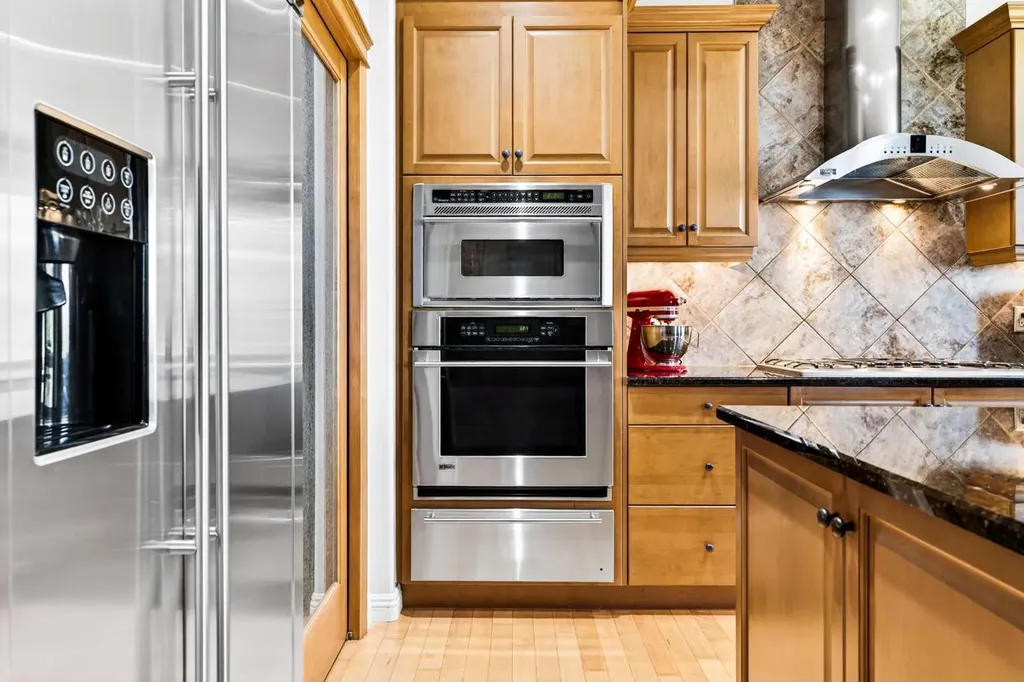 216 Everbrook Way SW Calgary AB T2Y 0E8