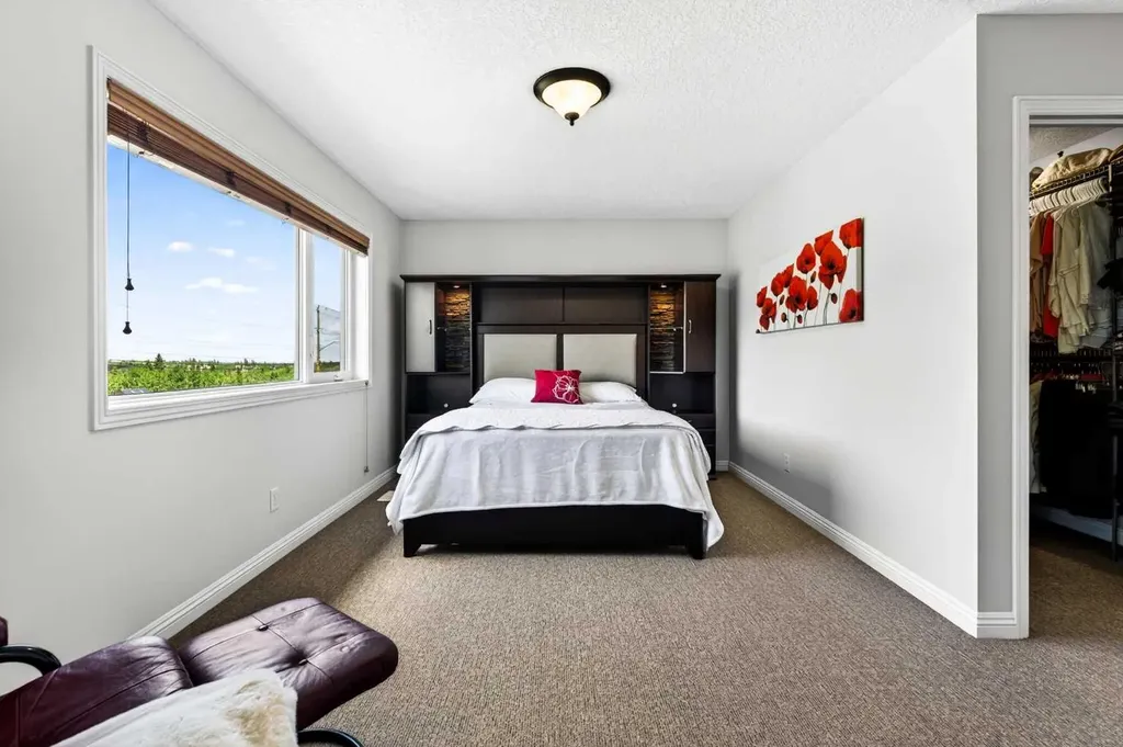 216 Everbrook Way SW Calgary AB T2Y 0E8