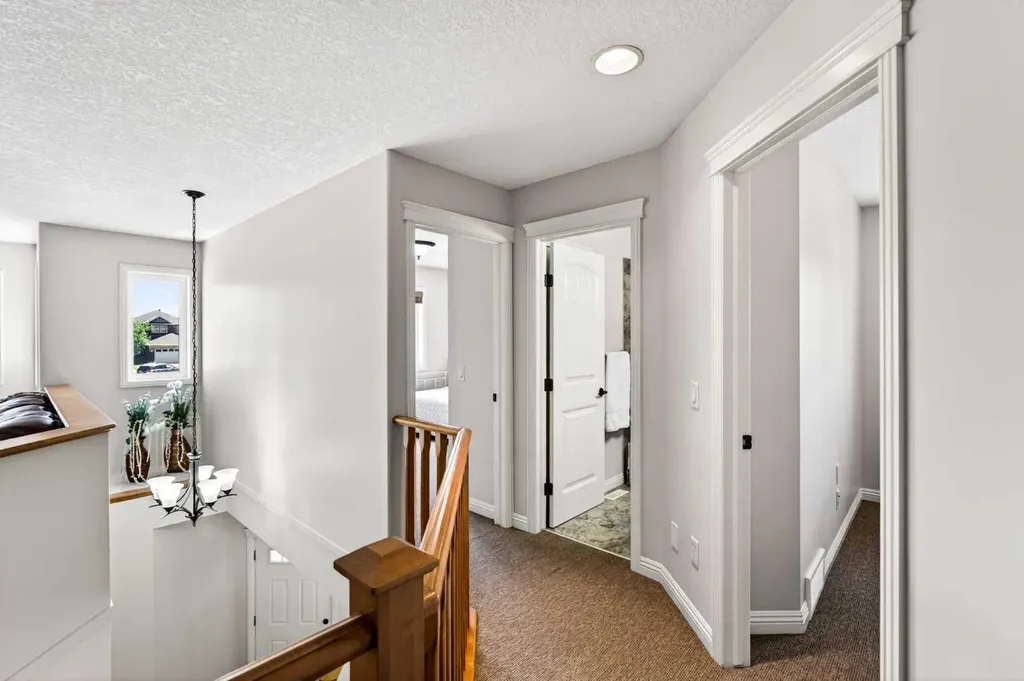 216 Everbrook Way SW Calgary AB T2Y 0E8