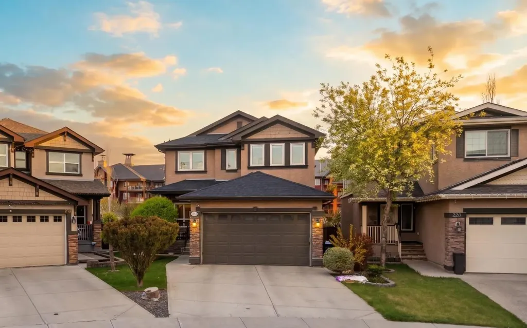 216 Everbrook Way SW Calgary AB T2Y 0E8