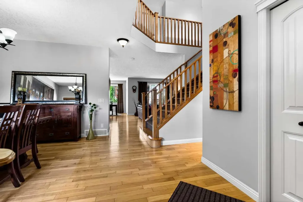 216 Everbrook Way SW Calgary AB T2Y 0E8