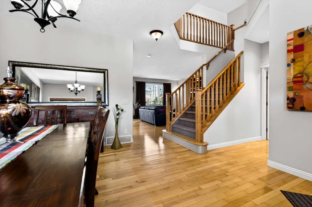 216 Everbrook Way SW Calgary AB T2Y 0E8