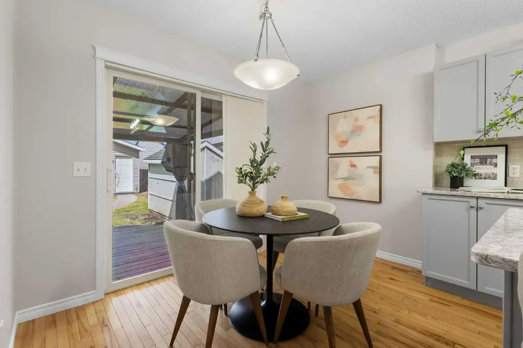 282 Prestwick Circle SE Calgary AB T2Z 3X4