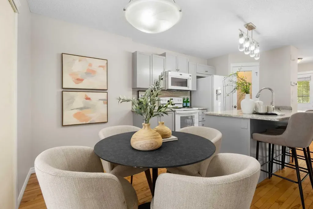 282 Prestwick Circle SE Calgary AB T2Z 3X4