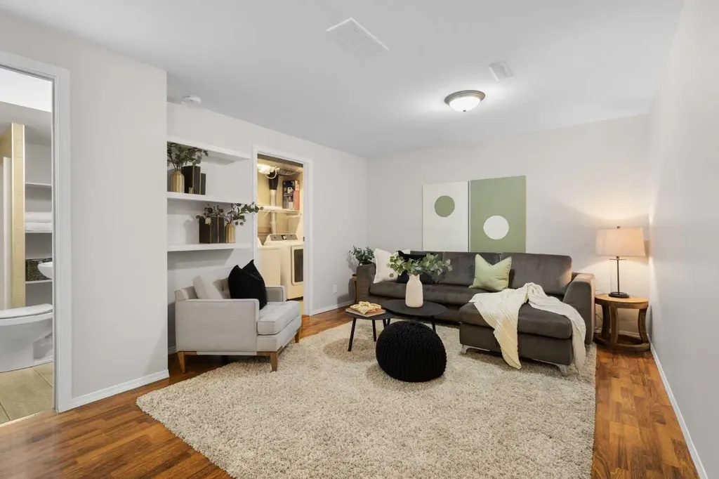 282 Prestwick Circle SE Calgary AB T2Z 3X4