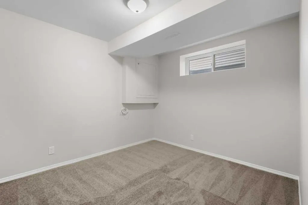 282 Prestwick Circle SE Calgary AB T2Z 3X4