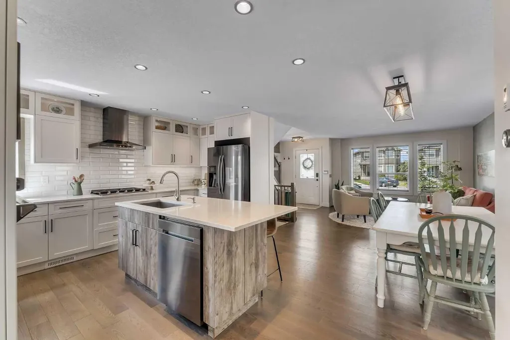 11 Citadel Acres Place NW Calgary AB T3G 5A8