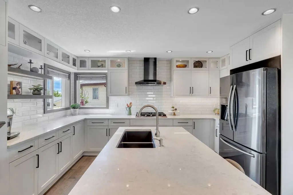 11 Citadel Acres Place NW Calgary AB T3G 5A8