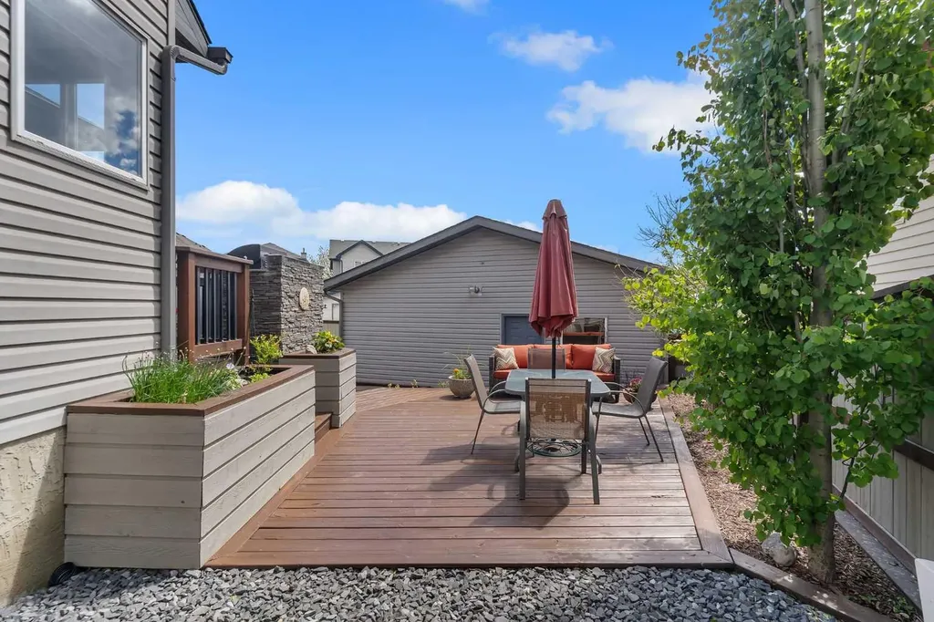 11 Citadel Acres Place NW Calgary AB T3G 5A8