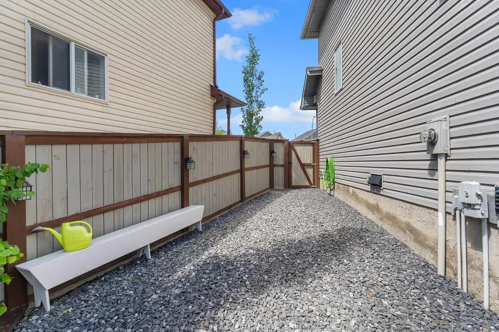 11 Citadel Acres Place NW Calgary AB T3G 5A8