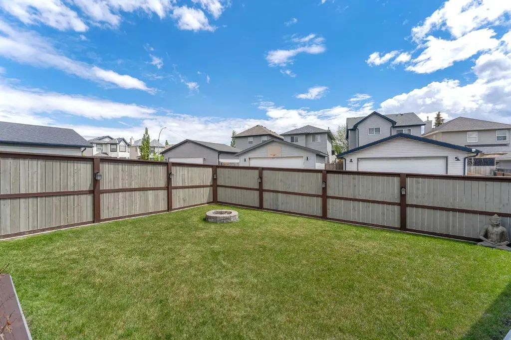 11 Citadel Acres Place NW Calgary AB T3G 5A8