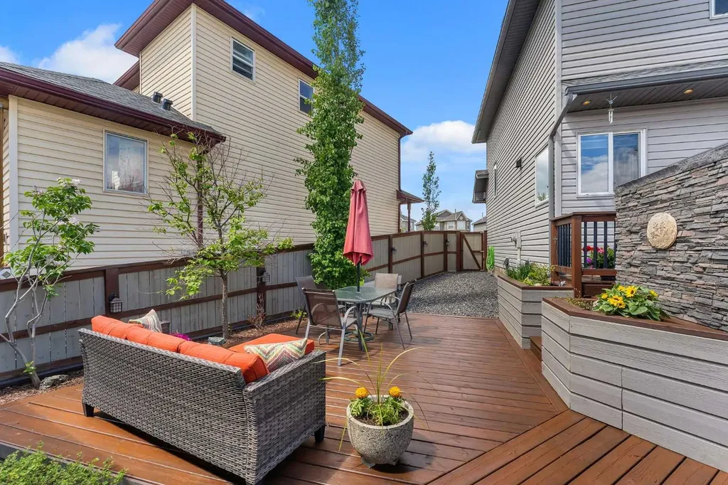 11 Citadel Acres Place NW Calgary AB T3G 5A8