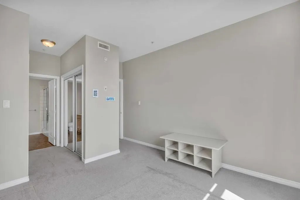 1726 14 Avenue NW Calgary AB T2N 4Y8