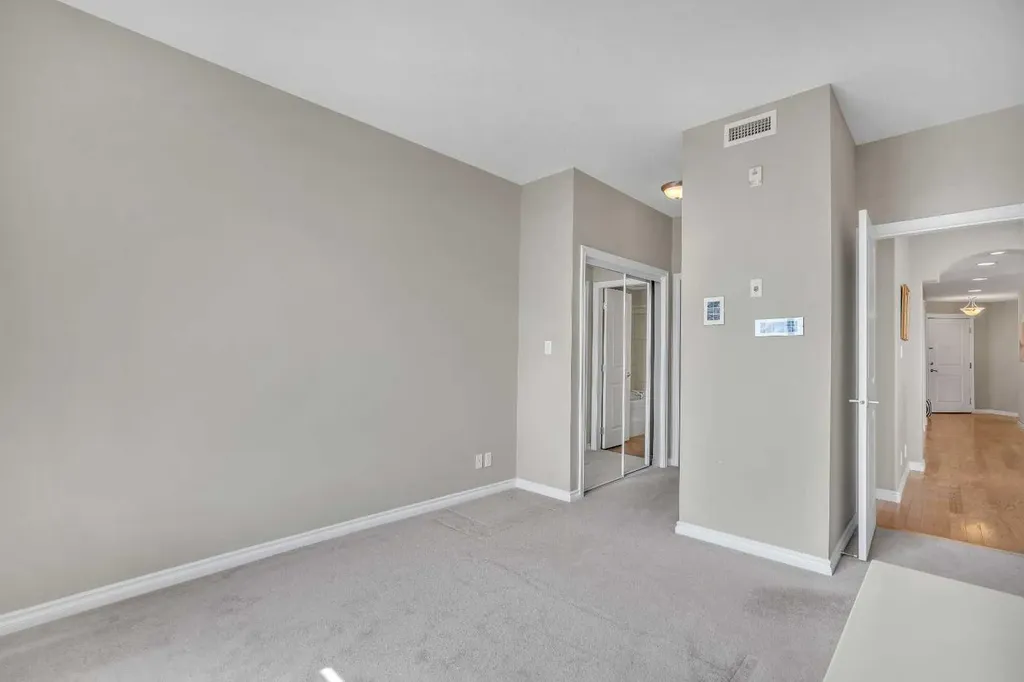 1726 14 Avenue NW Calgary AB T2N 4Y8