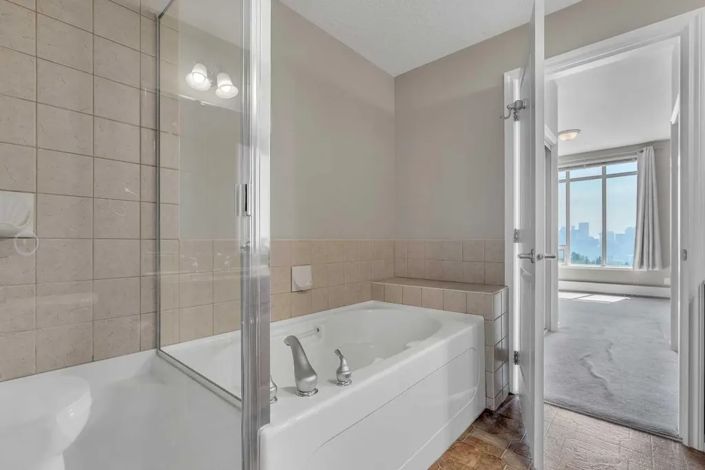 1726 14 Avenue NW Calgary AB T2N 4Y8