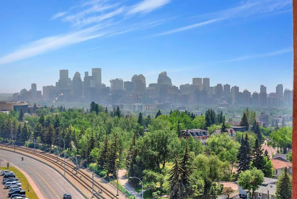 1726 14 Avenue NW Calgary AB T2N 4Y8