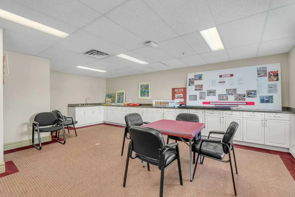 1726 14 Avenue NW Calgary AB T2N 4Y8