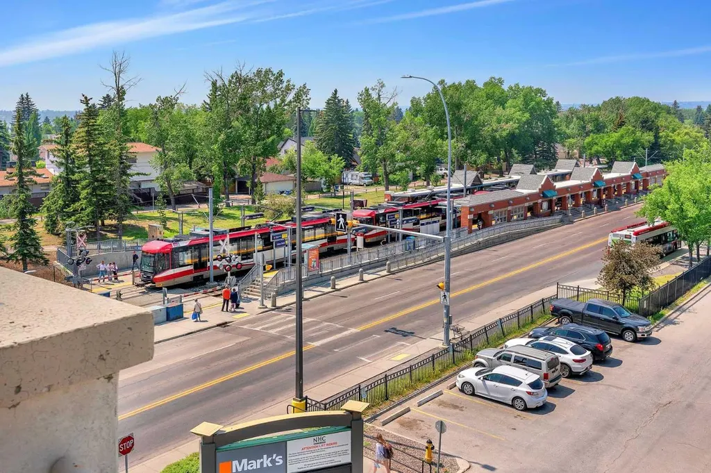 1726 14 Avenue NW Calgary AB T2N 4Y8