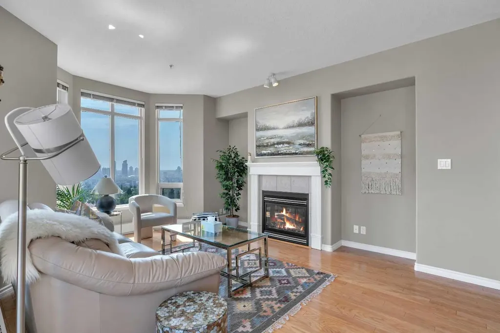 1726 14 Avenue NW Calgary AB T2N 4Y8