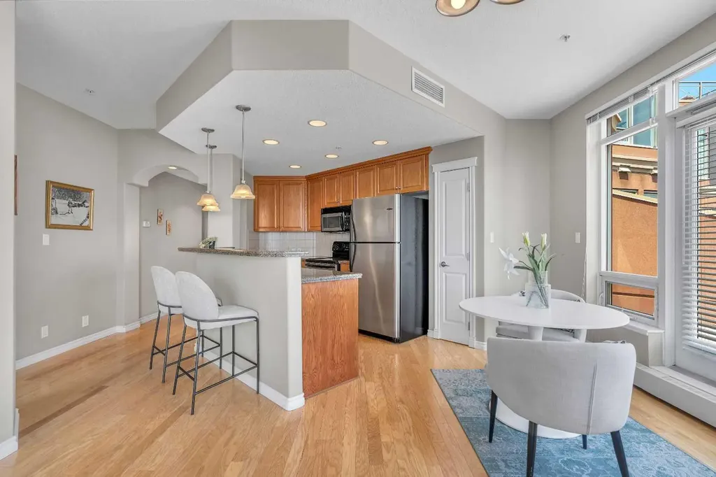 1726 14 Avenue NW Calgary AB T2N 4Y8
