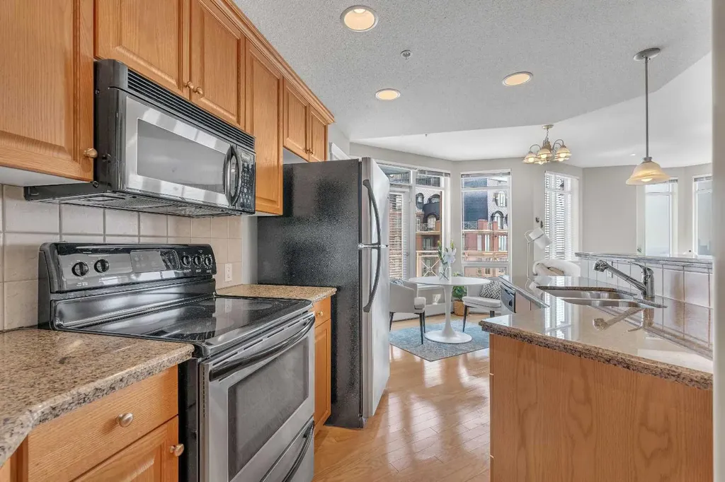 1726 14 Avenue NW Calgary AB T2N 4Y8