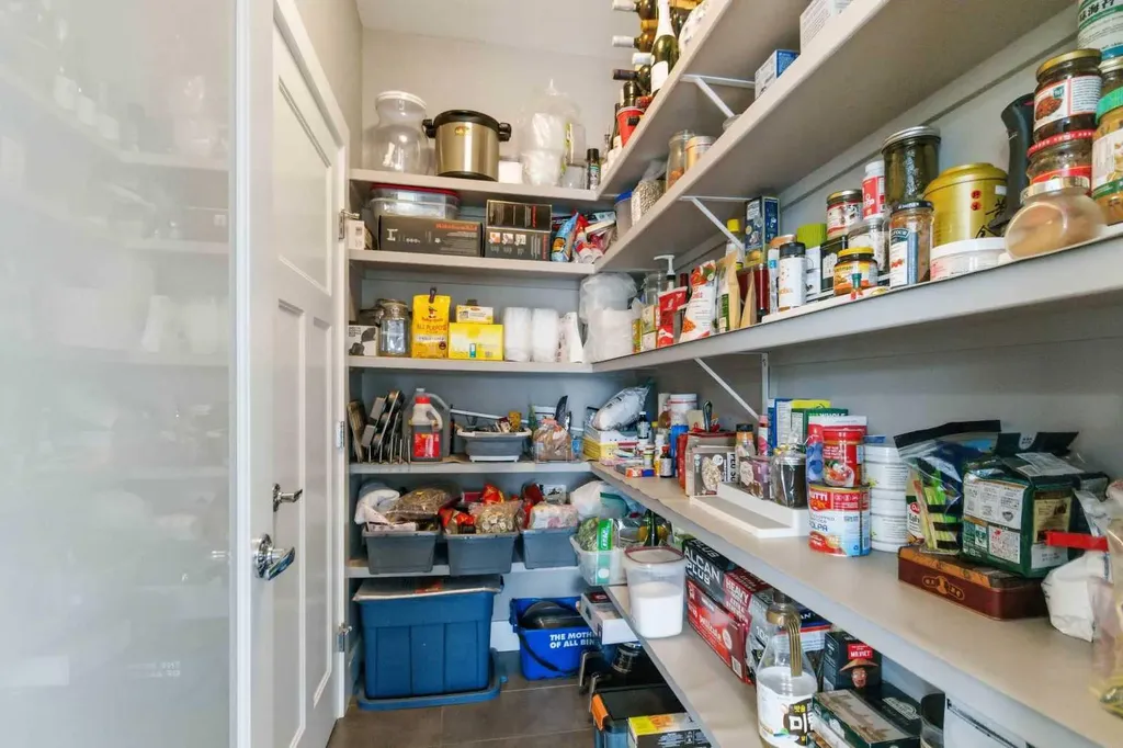 112 Dixon Road Fort Mcmurray AB T9K 0Y5