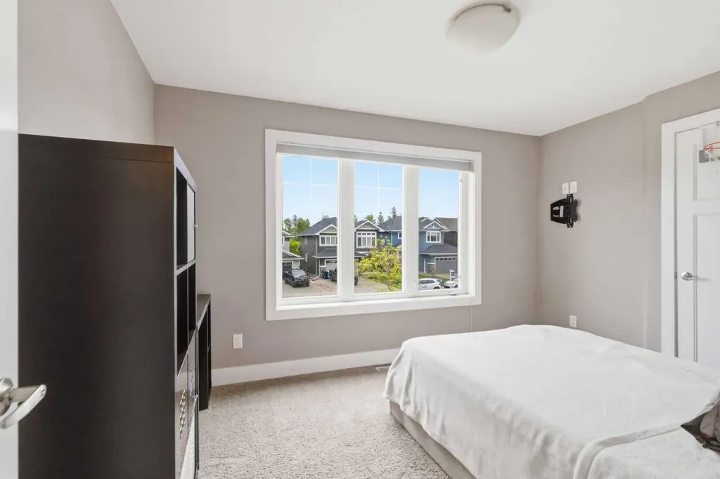 112 Dixon Road Fort Mcmurray AB T9K 0Y5