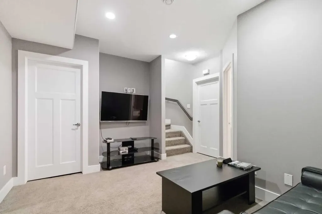 112 Dixon Road Fort Mcmurray AB T9K 0Y5