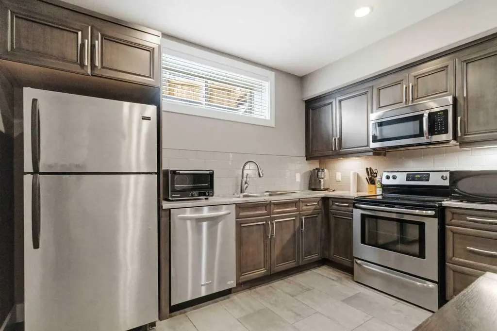 112 Dixon Road Fort Mcmurray AB T9K 0Y5