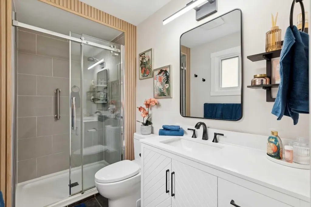 444 Bracewood Crescent SW Calgary AB T2W 3B8