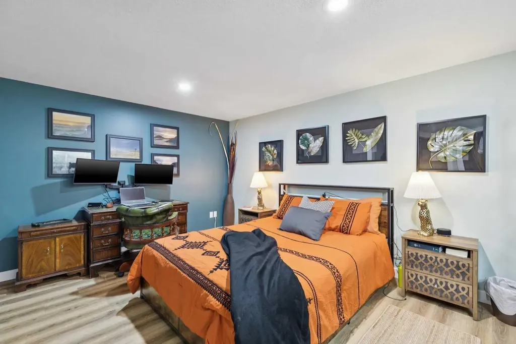 444 Bracewood Crescent SW Calgary AB T2W 3B8