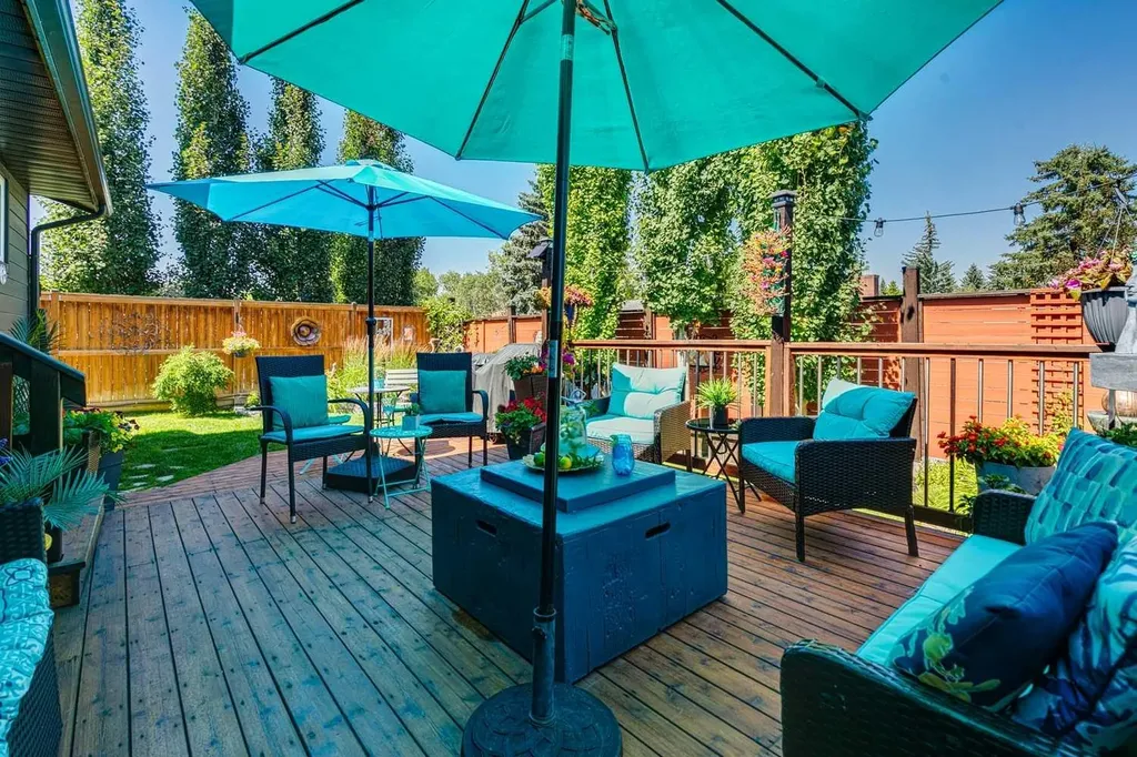 444 Bracewood Crescent SW Calgary AB T2W 3B8
