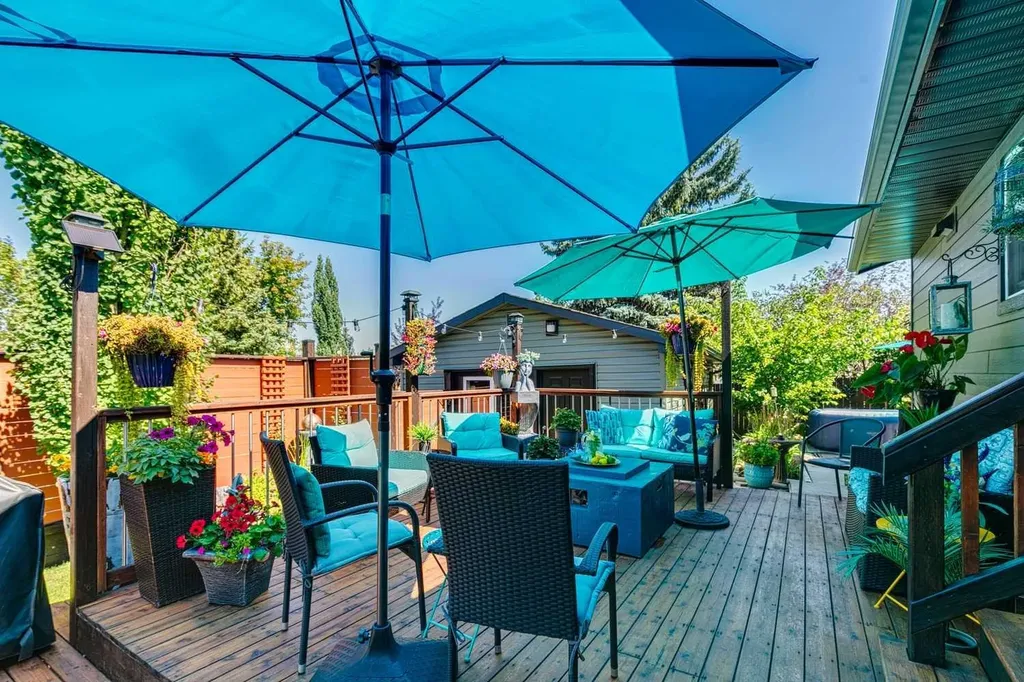 444 Bracewood Crescent SW Calgary AB T2W 3B8