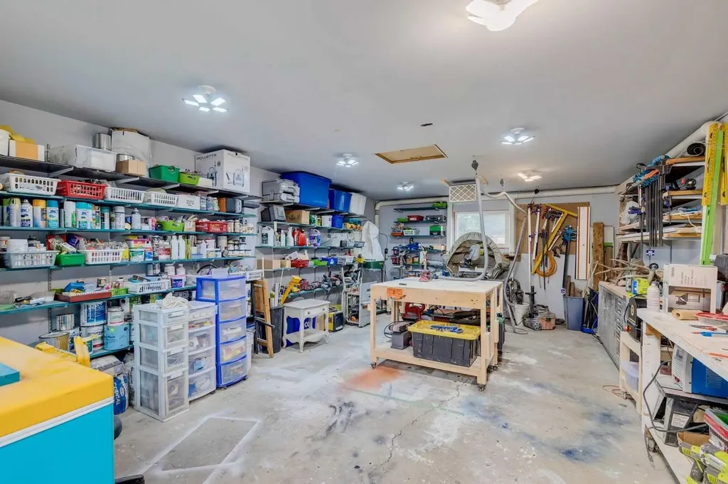 444 Bracewood Crescent SW Calgary AB T2W 3B8