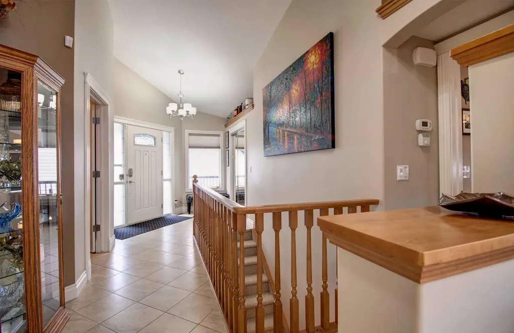 242 Kingsbury View SE Airdrie AB T4A0E6