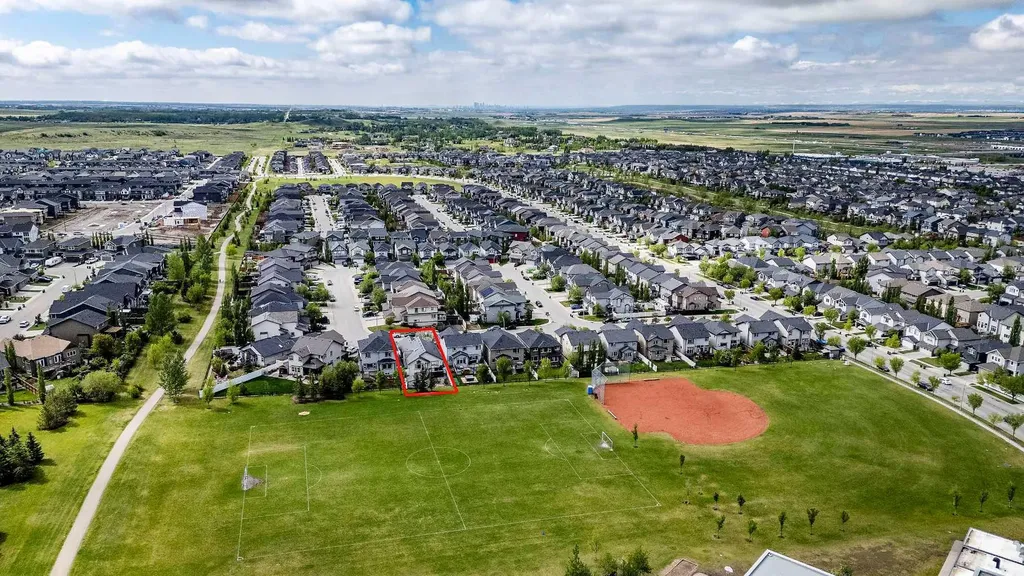 242 Kingsbury View SE Airdrie AB T4A0E6