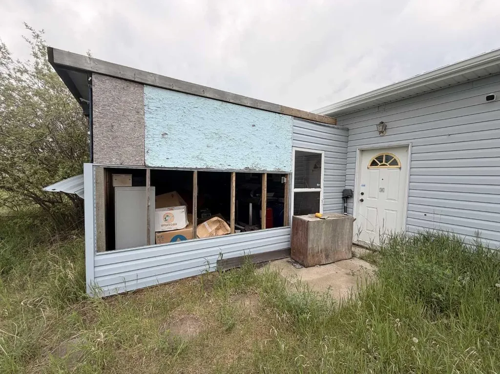 Combs Drive Rural Wainwright No. 61 M.d. Of AB T9W 1A6