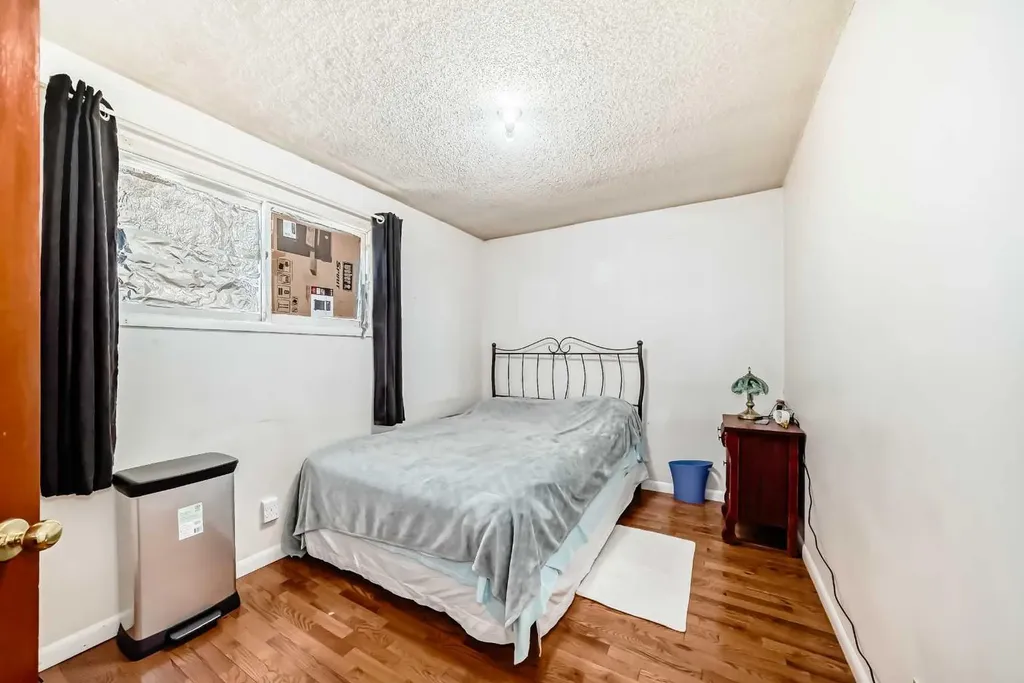4407 Bowness Road NW Calgary AB T3B 0A7